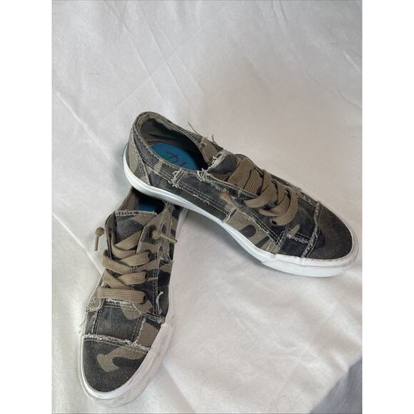 Blowfish (malibu) Camo-Color women's shoes size 8 - EUC - Picture 1 of 6